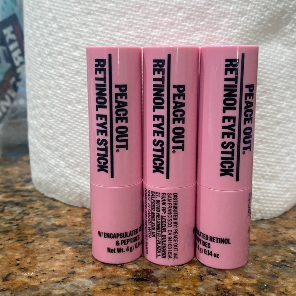 For dark circles and to hydrate your under eyes